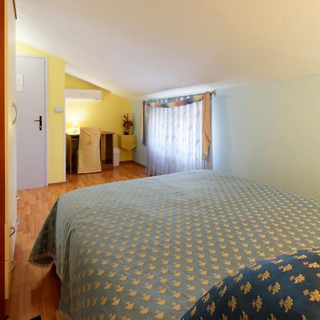 Holiday Home Nevena By Rent Istria ブイェ 部屋 写真