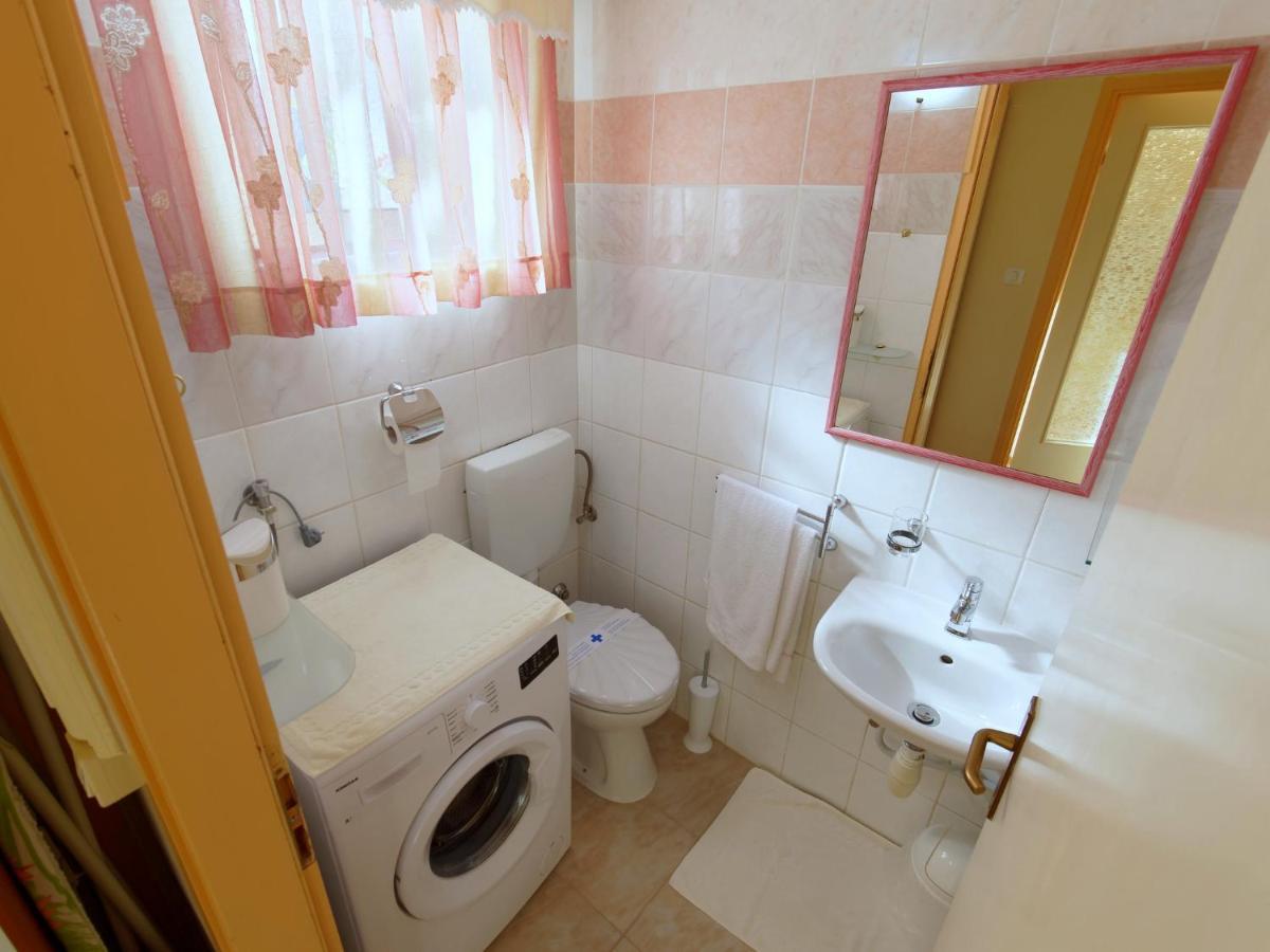 Holiday Home Nevena By Rent Istria ブイェ エクステリア 写真