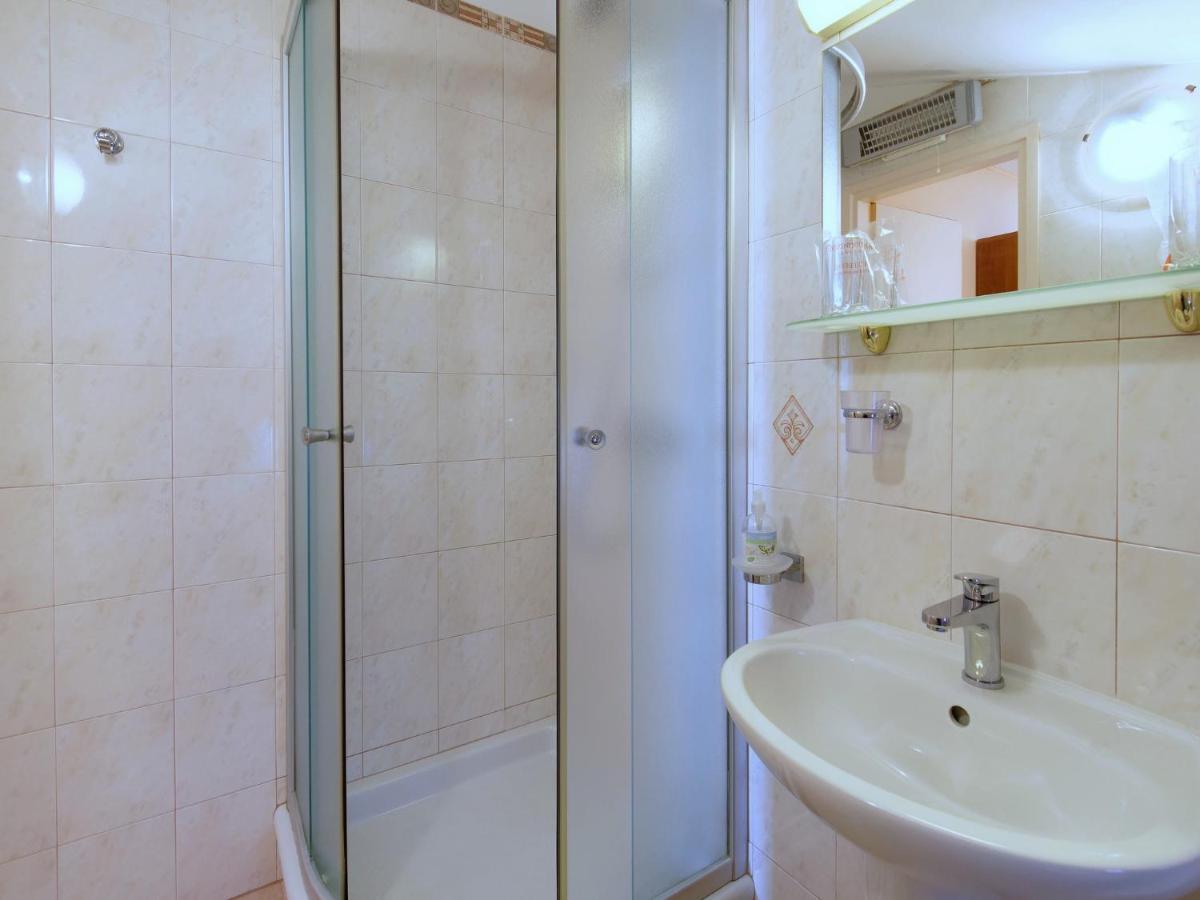 Holiday Home Nevena By Rent Istria ブイェ エクステリア 写真