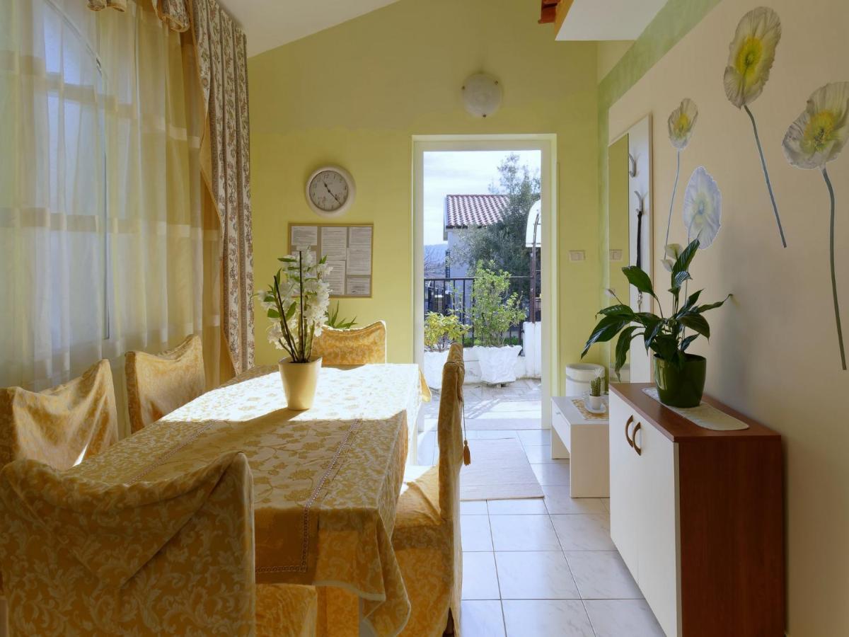 Holiday Home Nevena By Rent Istria ブイェ エクステリア 写真