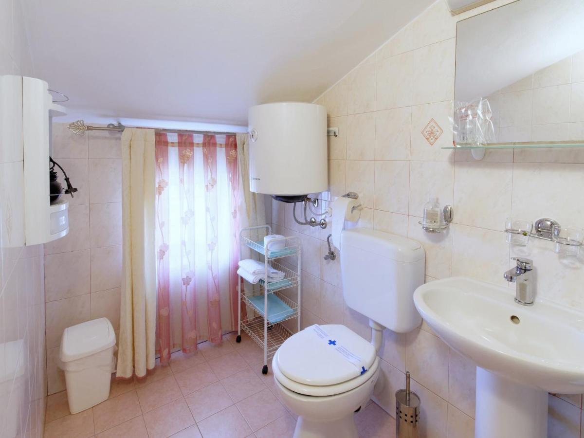 Holiday Home Nevena By Rent Istria ブイェ エクステリア 写真