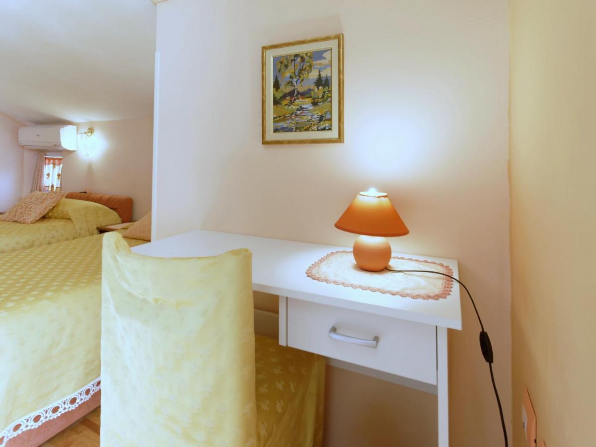 Holiday Home Nevena By Rent Istria ブイェ エクステリア 写真