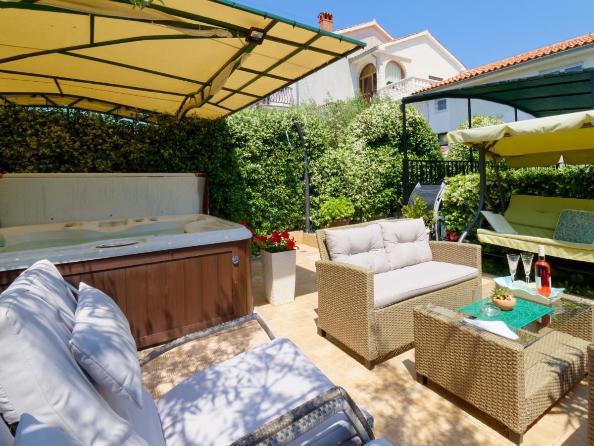 Holiday Home Nevena By Rent Istria ブイェ エクステリア 写真