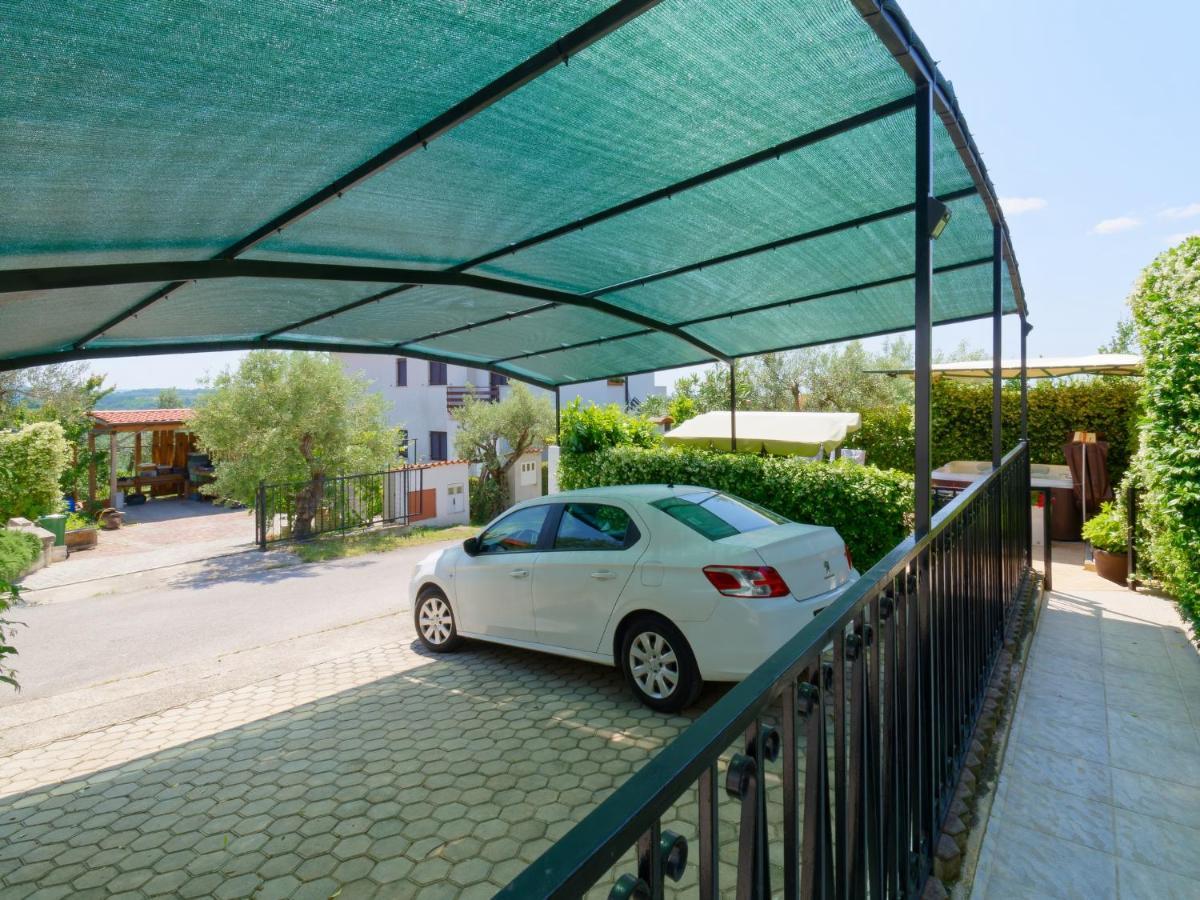 Holiday Home Nevena By Rent Istria ブイェ エクステリア 写真