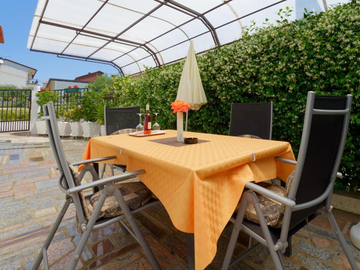 Holiday Home Nevena By Rent Istria ブイェ エクステリア 写真