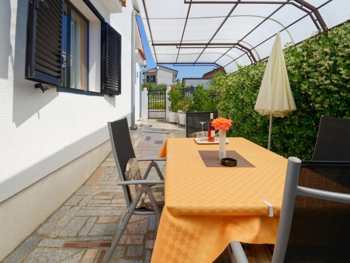 Holiday Home Nevena By Rent Istria ブイェ エクステリア 写真