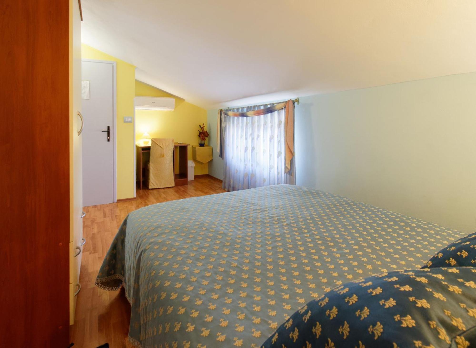 Holiday Home Nevena By Rent Istria ブイェ 部屋 写真